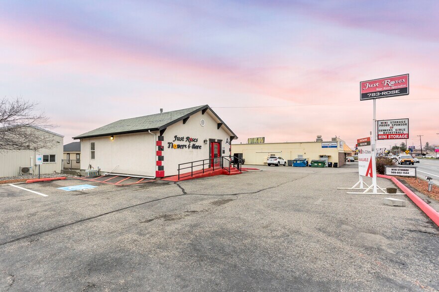 More Photos Of 5428 W Clearwater Ave, Kennewick Storefront Retail Office For Lease