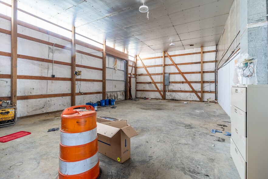More Photos Of 10516 Highway 58, Ooltewah General Retail For Sale
