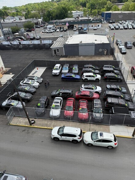 More Photos Of 12 Bloomfield Ave, Paterson Land For Lease