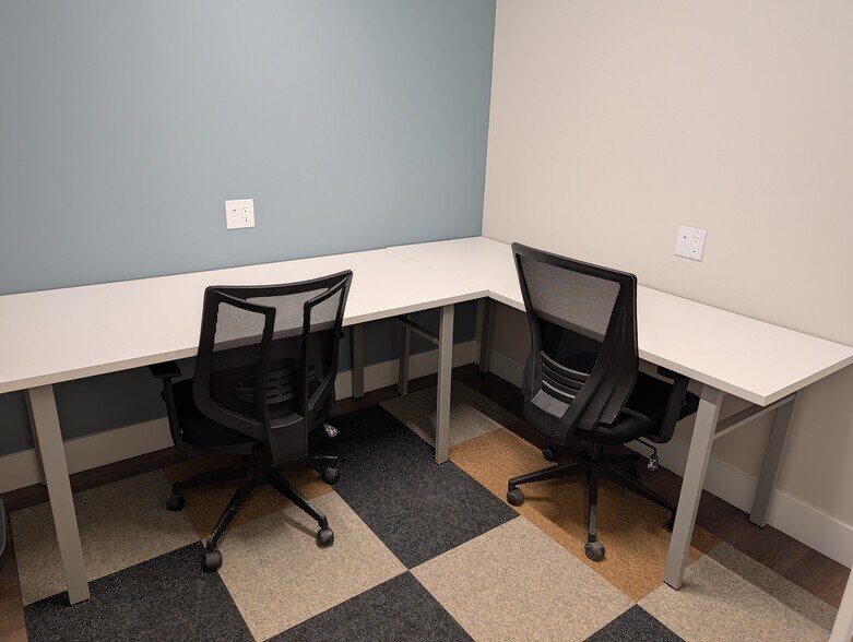 More Photos Of 3271 W Armitage Ave, Chicago Coworking Space
