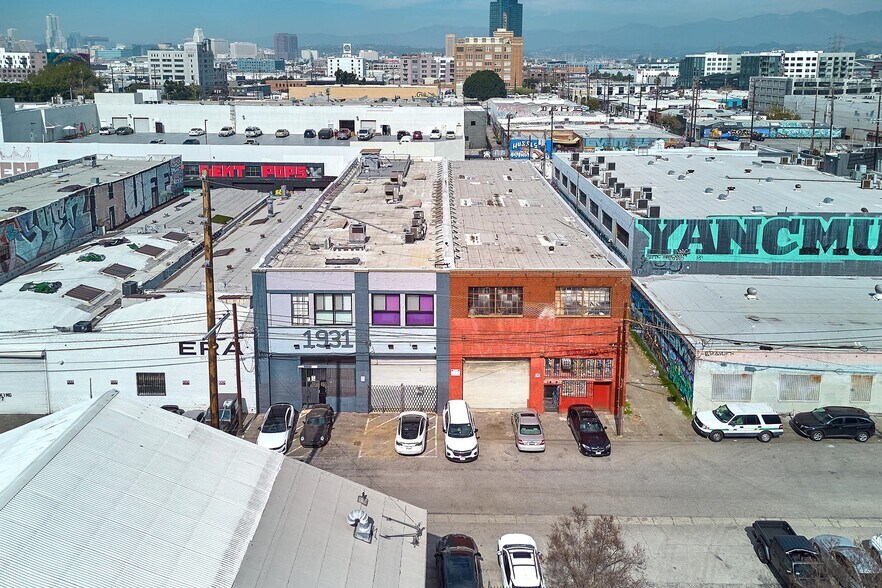 More Photos Of 1931 Bay St, Los Angeles Showroom For Lease