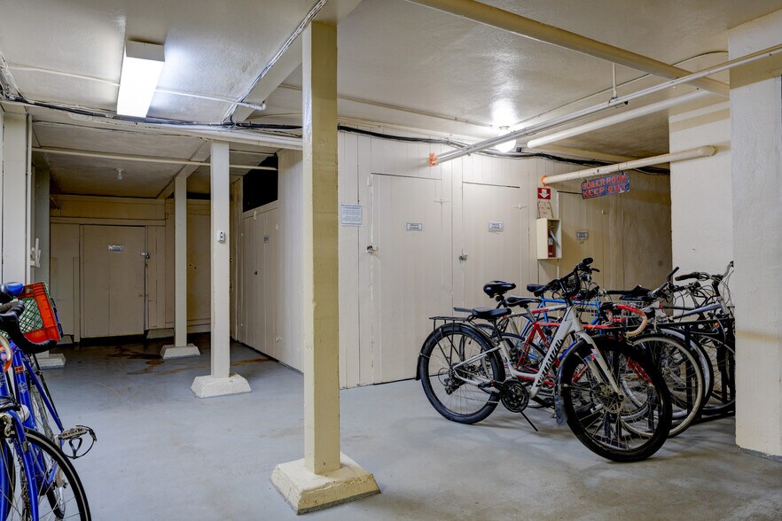 More Photos Of 2737 NW Upshur St, Portland Apartments For Sale