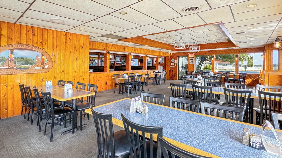 More Photos Of 2403 Sunnyside Dr, Cadillac Restaurant For Sale