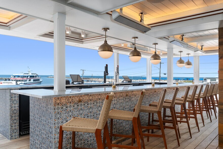 More Photos Of 212 Water St, Block Island Storefront For Sale