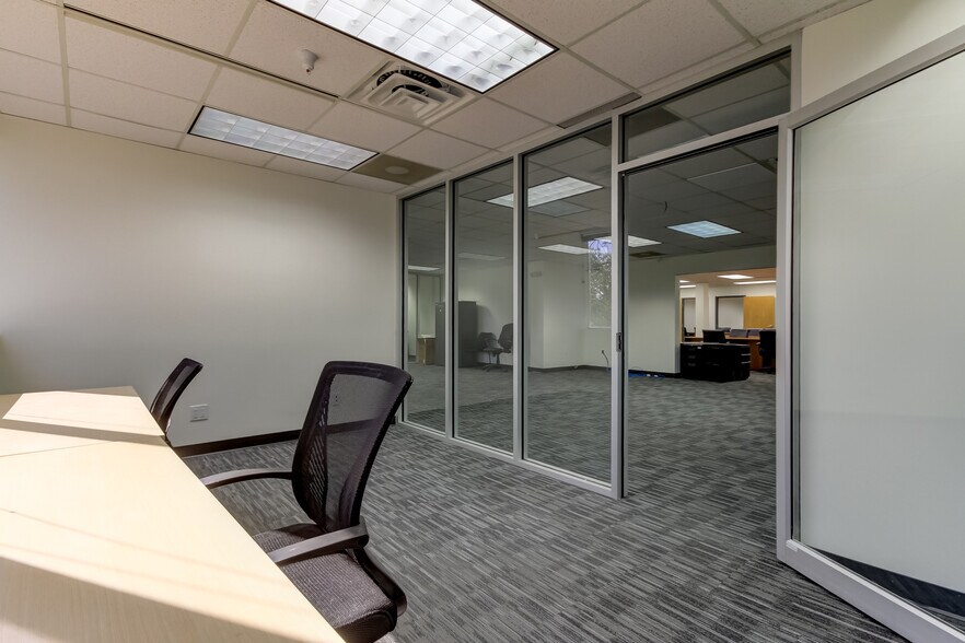 More Photos Of 12425 28th St N, Saint Petersburg Office For Lease