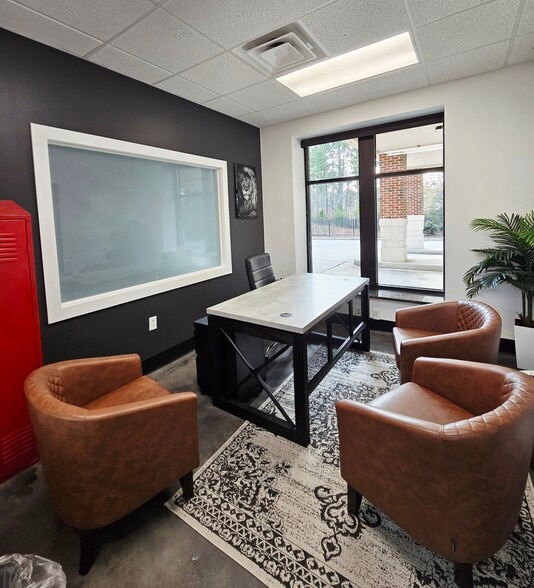 More Photos Of 701 Mutual Ct, Raleigh Office For Sale