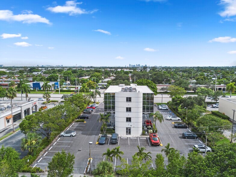 More Photos Of 701 E Commercial Blvd, Oakland Park Medical For Sale