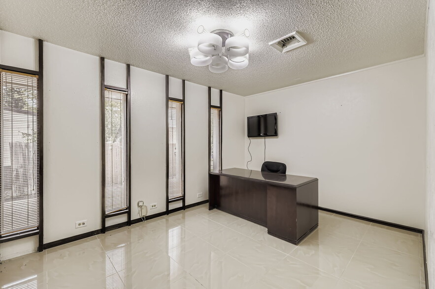 More Photos Of 4219 S Broadway, Englewood Medical For Sale