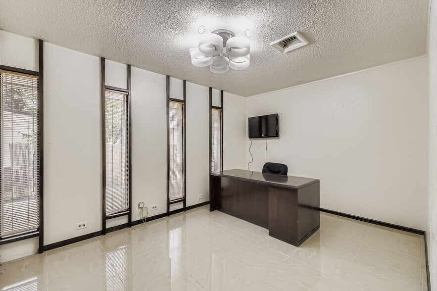 More Photos Of 4219 S Broadway, Englewood Medical For Lease