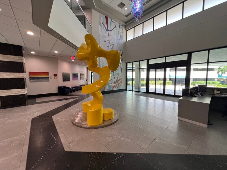 More Photos Of 1515 Ringling Blvd, Sarasota Office For Lease