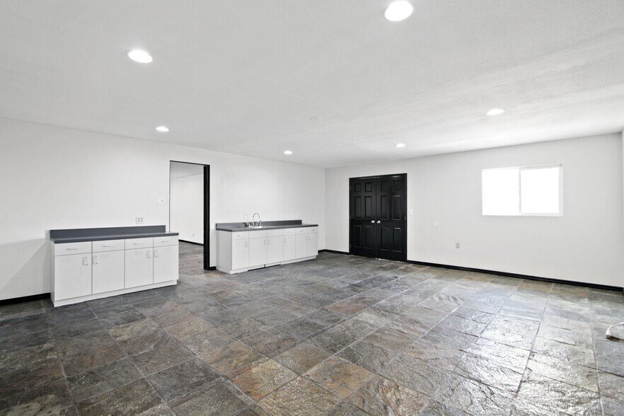 More Photos Of 621 N Main St, Orange Land For Sale