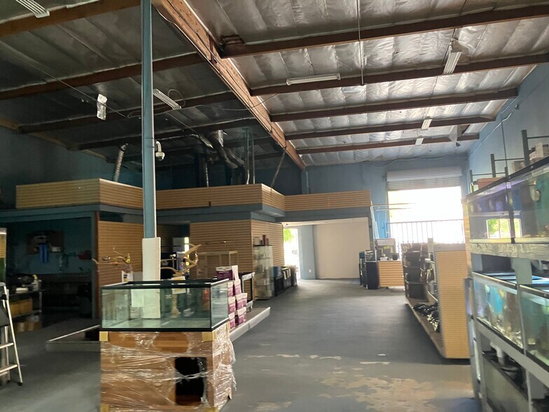 More Photos Of 5121 Santa Fe St, San Diego Light Manufacturing For Lease