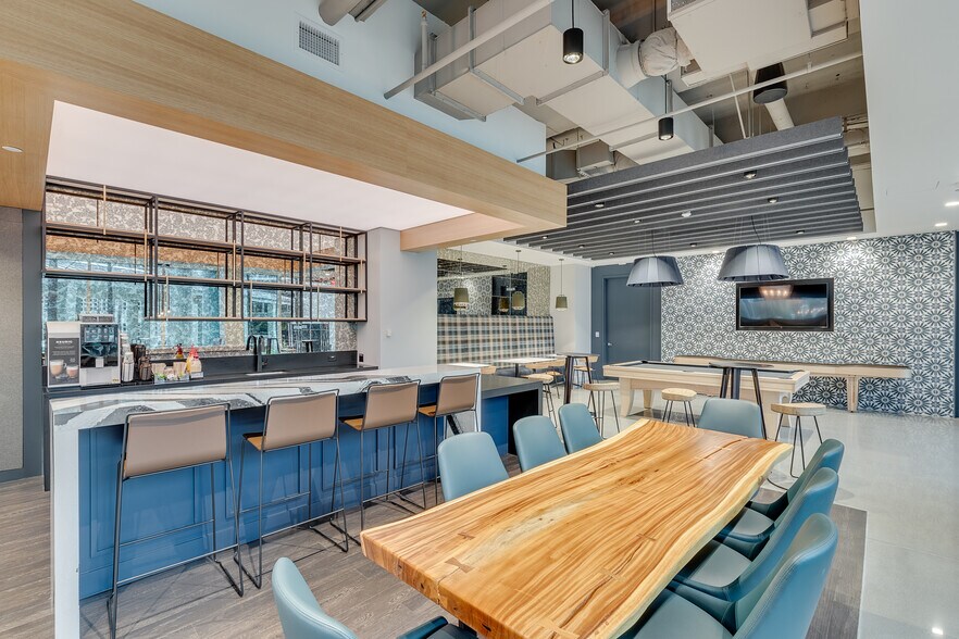 More Photos Of 16000 N Dallas Pky, Dallas Office For Lease