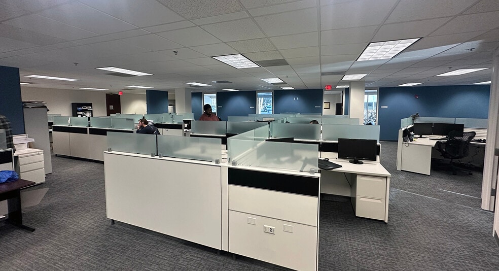 More Photos Of 4301 Dominion Blvd, Glen Allen Office For Lease