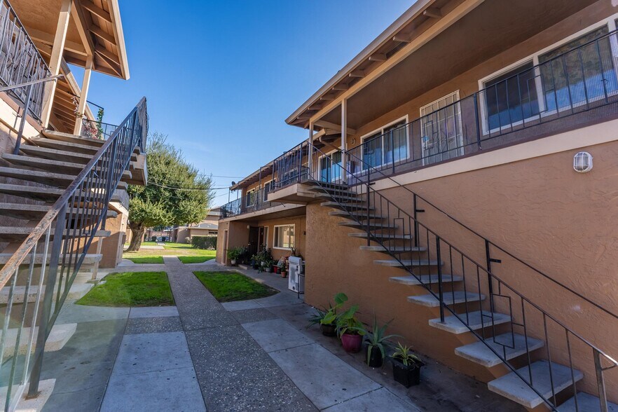 More Photos Of 110 Roundtable Dr, San Jose Apartments For Sale