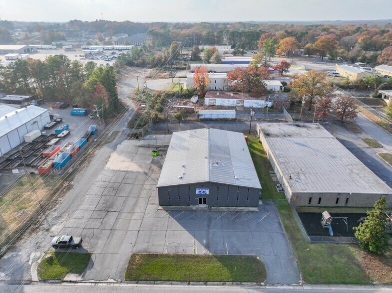 More Photos Of 6112 Patterson Rd, Little Rock Light Distribution For Sale