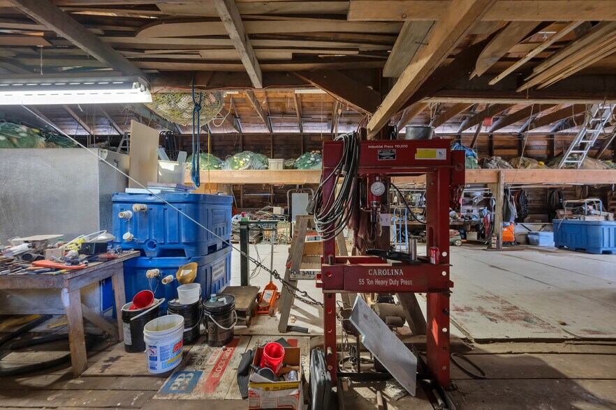 More Photos Of 9505 Gunderson Rd, Delta Industrial For Sale
