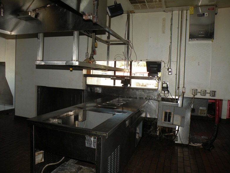 More Photos Of 634 Knox Blvd, Radcliff Restaurant For Sale