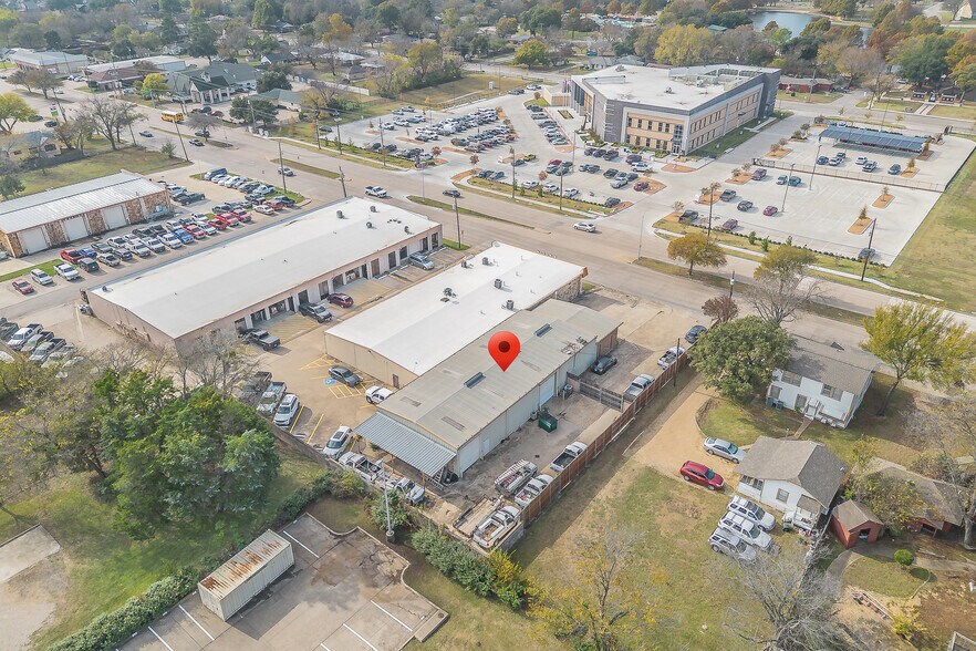 More Photos Of 424 S Bryan Belt Line Rd, Mesquite Flex For Sale