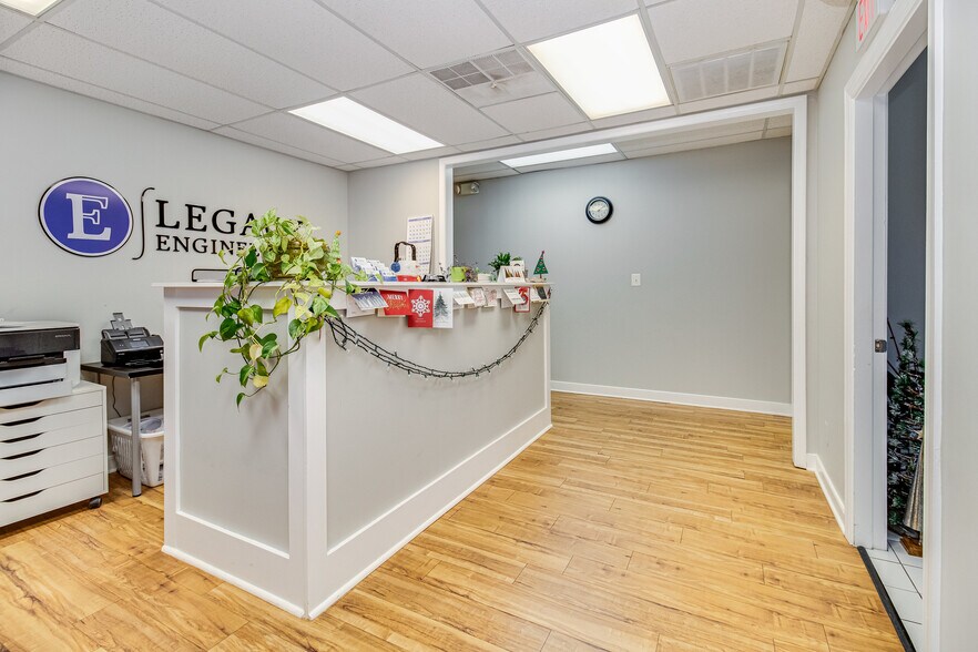 More Photos Of 419 Chatham Square Office Park, Fredericksburg Office For Lease