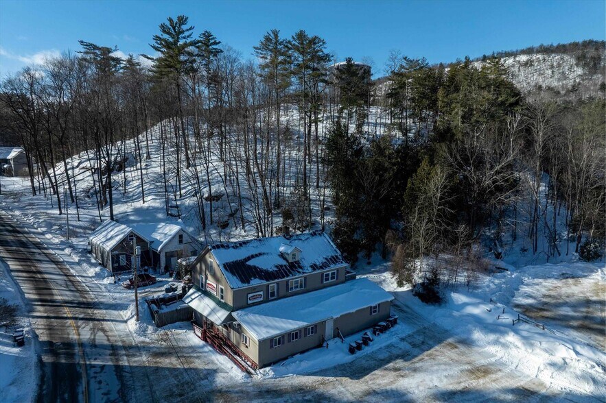 More Photos Of 25 North St, Proctor Restaurant For Sale