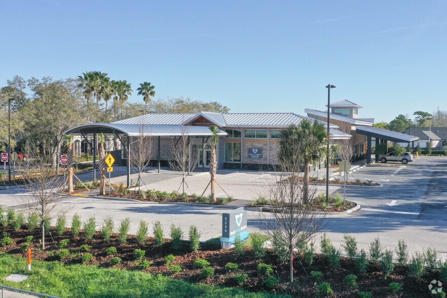 Primary Photo Of 5234 Little Rd, New Port Richey Medical For Sale