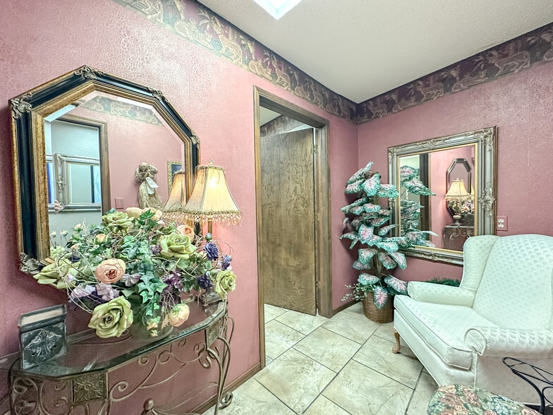 More Photos Of 2833 W Main St, Jenks Religious Facility For Sale