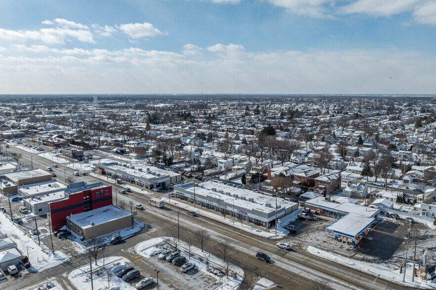 More Photos Of 5144 N Harlem Ave, Harwood Heights Freestanding For Lease