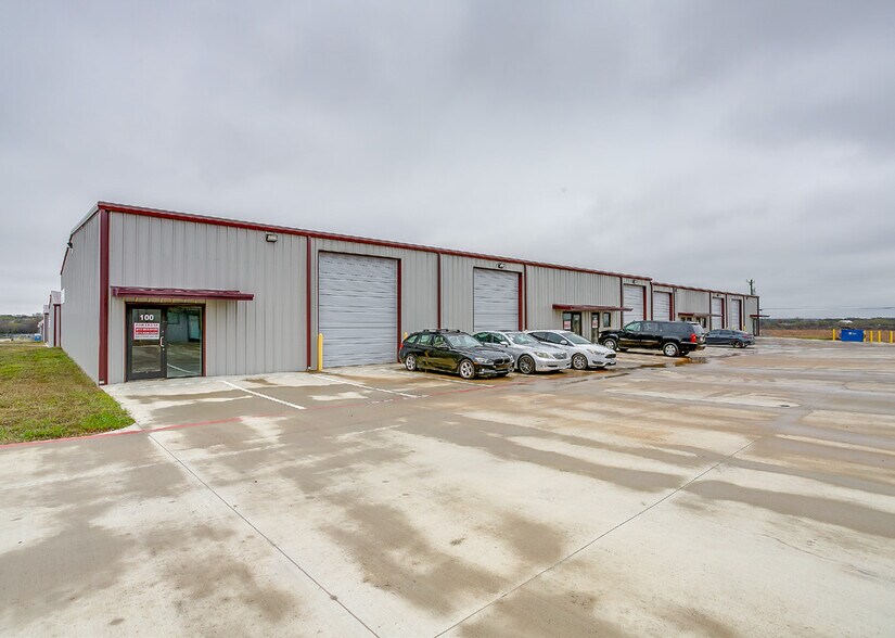 More Photos Of 4525-4529 JD Mouser Pky, Alvarado Warehouse For Lease