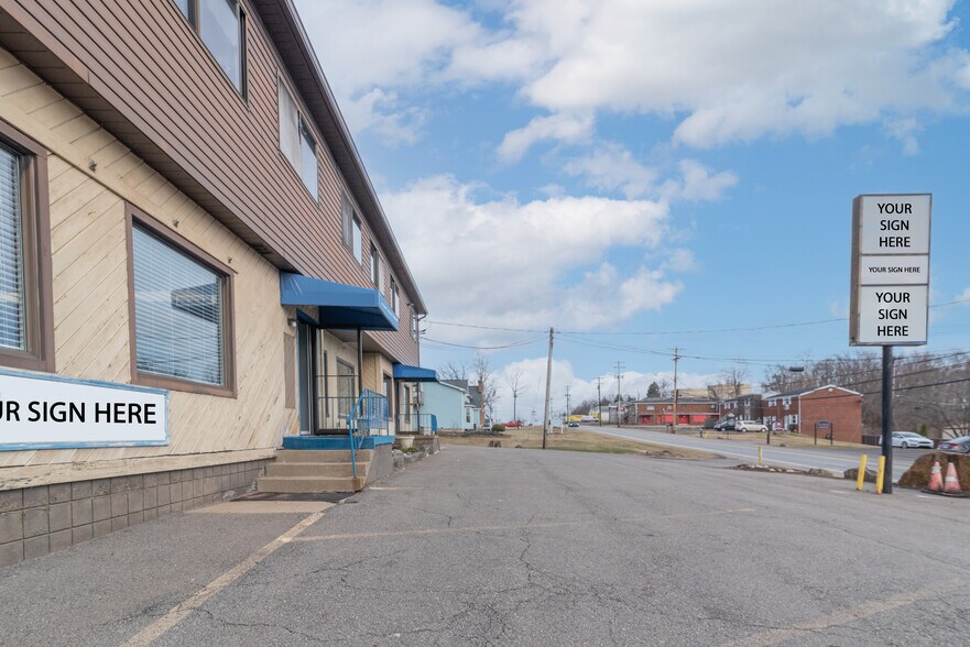 More Photos Of 238 Moon Clinton Rd, Coraopolis General Retail For Lease