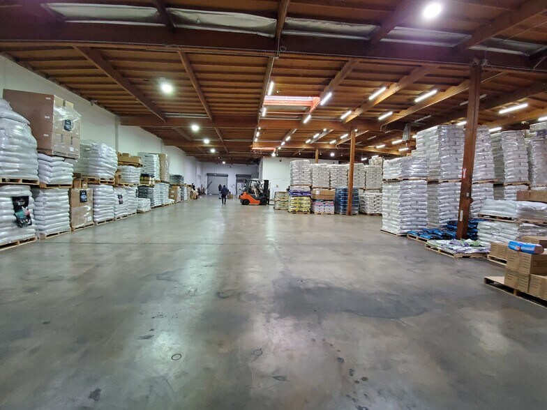 More Photos Of 520 Jamie Ave, La Habra Warehouse For Lease