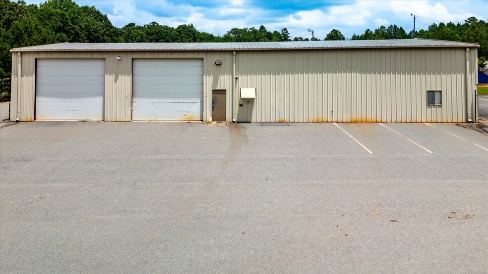 More Photos Of 3361 Highway 29 N, Belton Warehouse For Sale