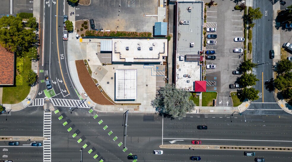 More Photos Of 10490 S De Anza Blvd, Cupertino Convenience Store For Sale
