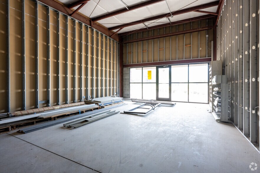 More Photos Of 2600 Dearing Ford Rd, Altavista Unknown For Lease