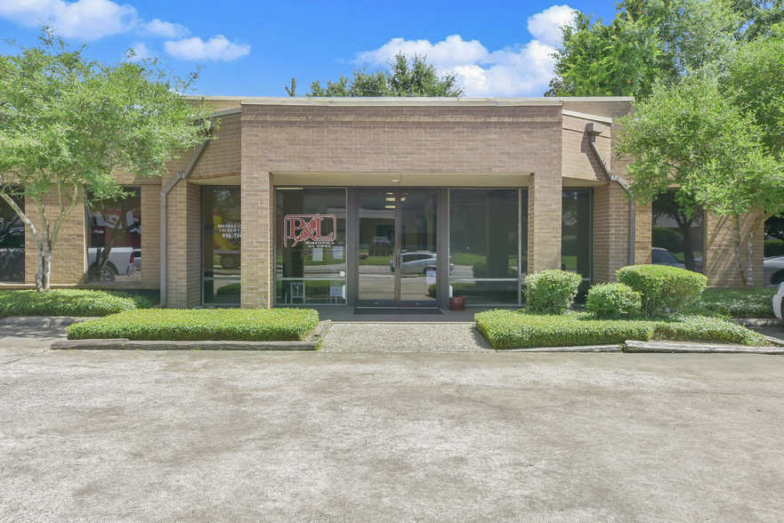 Primary Photo Of 401 N Loop 336 W, Conroe Office For Lease