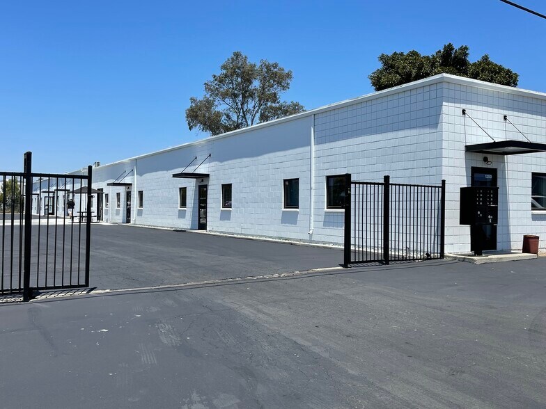 More Photos Of 1250-1264 Industrial Ave, Escondido Warehouse For Lease