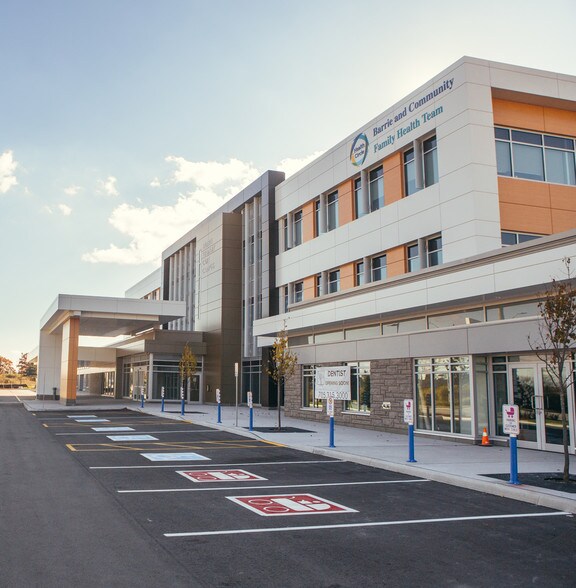 More Photos Of 370 Bayview Dr, Barrie Medical For Lease