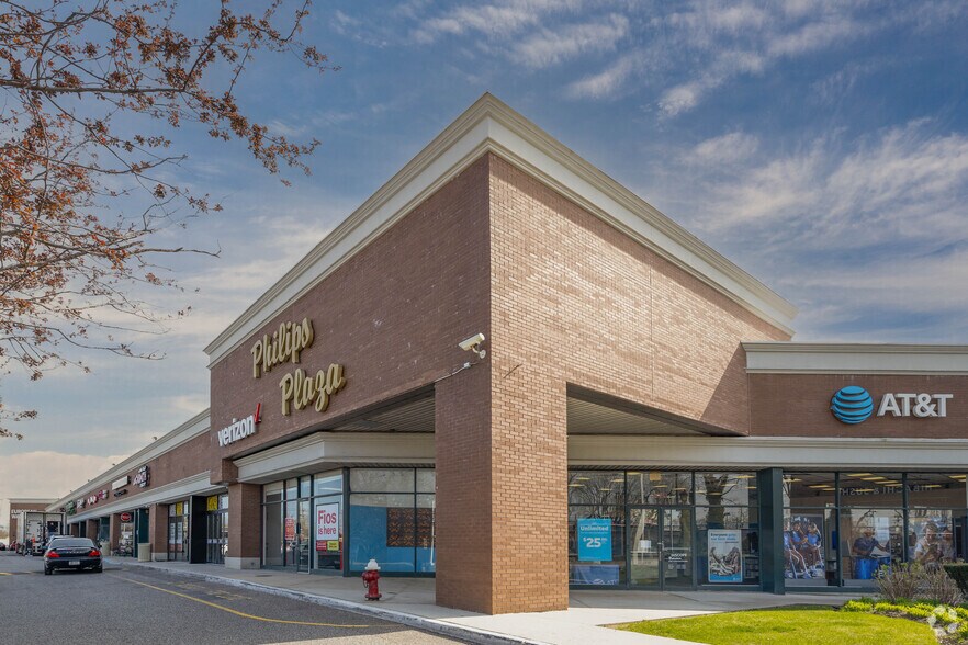 Primary Photo Of 603-693 Sunrise Hwy, Lynbrook General Retail For Lease
