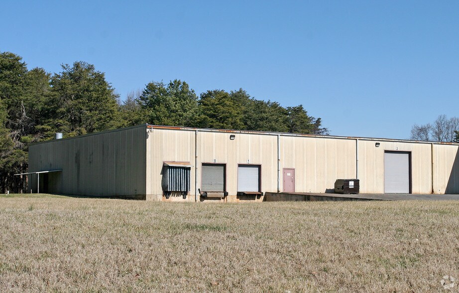 More Photos Of 8665 W Market St, Greensboro Warehouse For Lease
