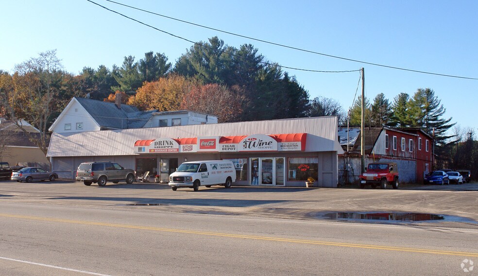 More Photos Of 214-218 Central St, Hudson Freestanding For Lease