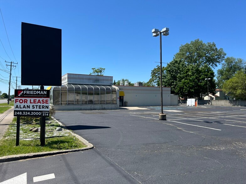 More Photos Of 15839 Telegraph Rd, Redford Fast Food For Lease