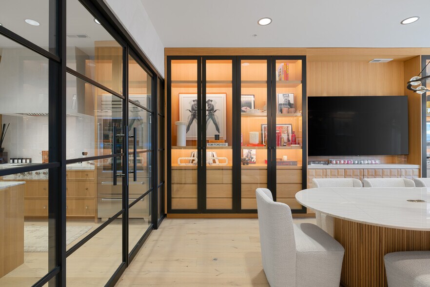More Photos Of 4554 Forestdale Dr, Park City Light Manufacturing For Sale