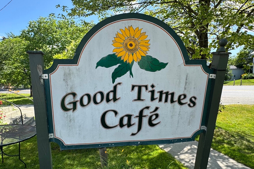 Primary Photo Of 10805 Rte 116, Hinesburg Restaurant For Lease