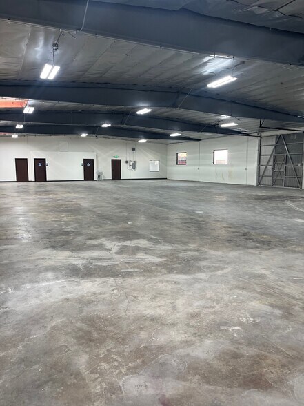 More Photos Of 1810 N Floradale St, South El Monte Warehouse For Lease