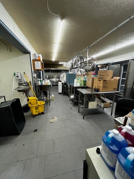 More Photos Of 220 Forest View Rd, Saint Marys Flex For Sale