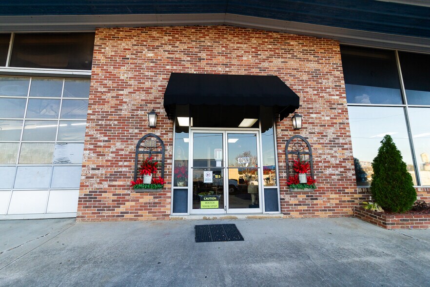 More Photos Of 512 Tift Ave S, Tifton Freestanding For Sale