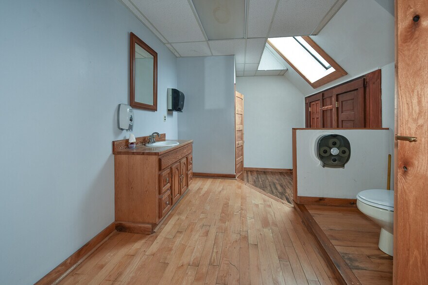 More Photos Of 4403 St Clair Ave, Cleveland Coworking Space