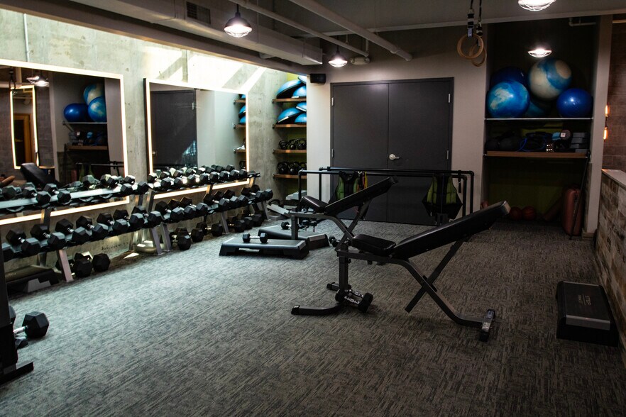 More Photos Of 8031 Ortonville Rd, Clarkston Office For Lease