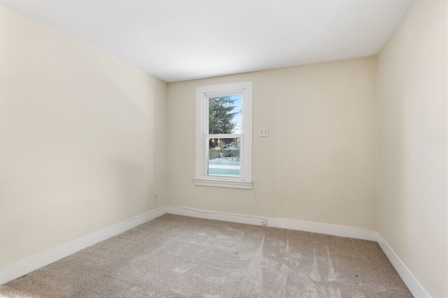 More Photos Of 2695 Main St, Lawrence Apartments For Sale