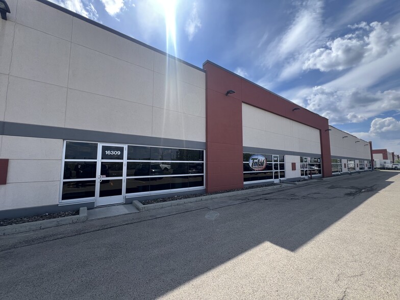 Primary Photo Of 16303-16321 132 Av NW, Edmonton Warehouse For Lease